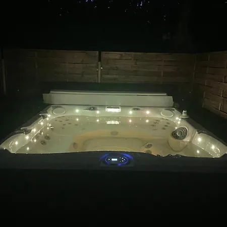 Osrodek Wypoczynkowy Zakatek, W Lesie, Nowy Lodge