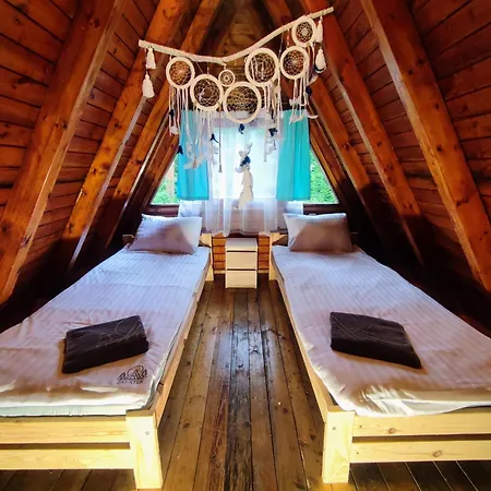 Lodge Osrodek Wypoczynkowy Zakatek, W Lesie, Nowy