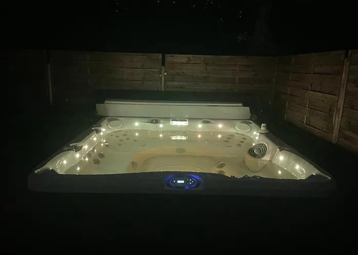 Osrodek Wypoczynkowy Zakatek, W Lesie, Nowy 山林小屋